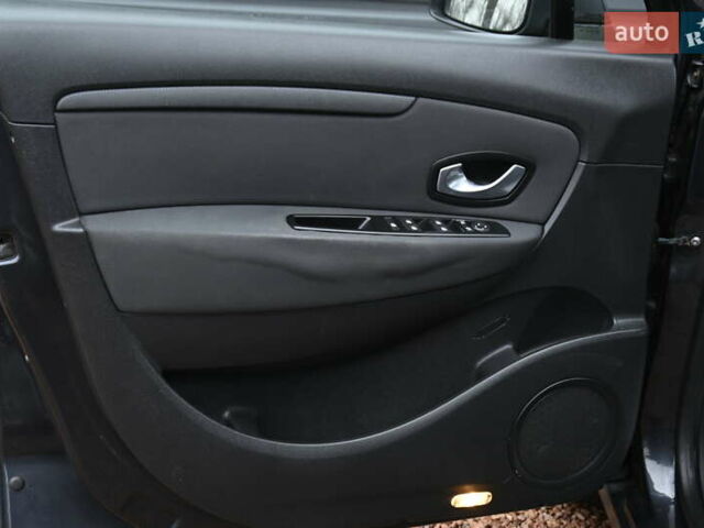 Чорний Рено Сценік, об'ємом двигуна 1.6 л та пробігом 206 тис. км за 6999 $, фото 16 на Automoto.ua