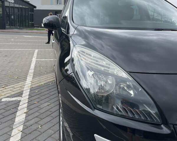 Черный Рено Сценик, объемом двигателя 1.46 л и пробегом 260 тыс. км за 6400 $, фото 3 на Automoto.ua