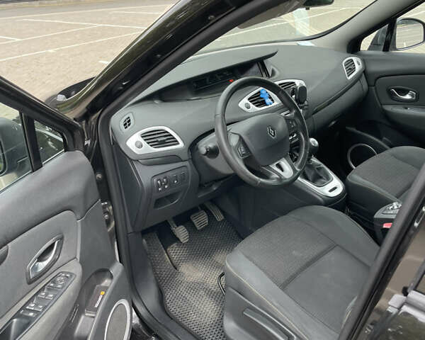 Черный Рено Сценик, объемом двигателя 1.46 л и пробегом 260 тыс. км за 6400 $, фото 10 на Automoto.ua