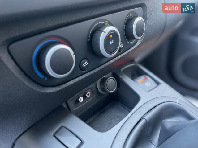 Черный Рено Сценик, объемом двигателя 1.5 л и пробегом 149 тыс. км за 8800 $, фото 41 на Automoto.ua