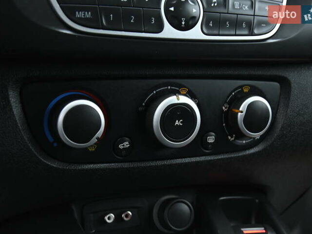 Чорний Рено Сценік, об'ємом двигуна 1.6 л та пробігом 206 тис. км за 6999 $, фото 22 на Automoto.ua