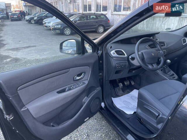 Черный Рено Сценик, объемом двигателя 1.5 л и пробегом 149 тыс. км за 8800 $, фото 21 на Automoto.ua