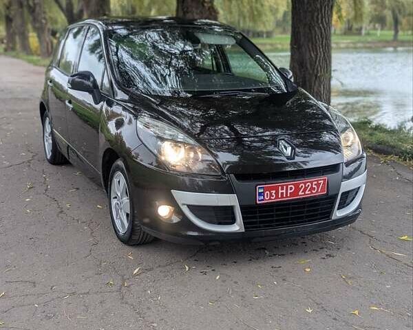 Рено Сценик 2010 в Ровно на Automoto.ua Черный Рено Сценик, объемом двигателя 1.6 л и пробегом 231 тыс. км за 7500 $, фото 4 на Automoto.ua