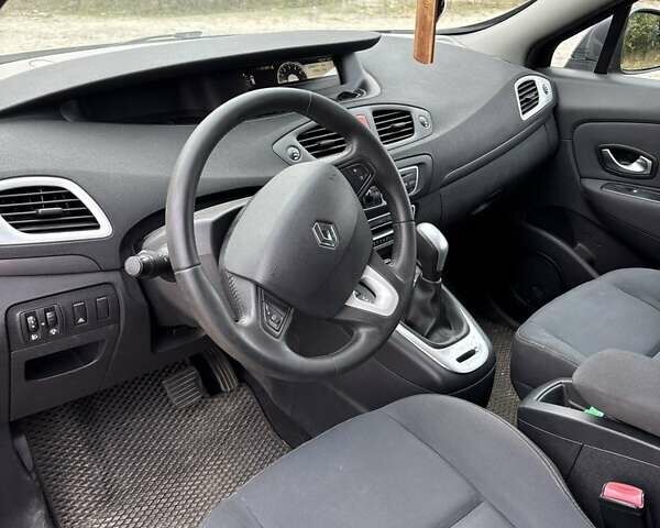 Чорний Рено Сценік, об'ємом двигуна 1.5 л та пробігом 285 тис. км за 6700 $, фото 5 на Automoto.ua