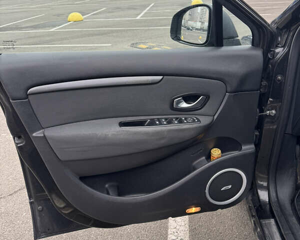 Черный Рено Сценик, объемом двигателя 1.5 л и пробегом 285 тыс. км за 6900 $, фото 15 на Automoto.ua