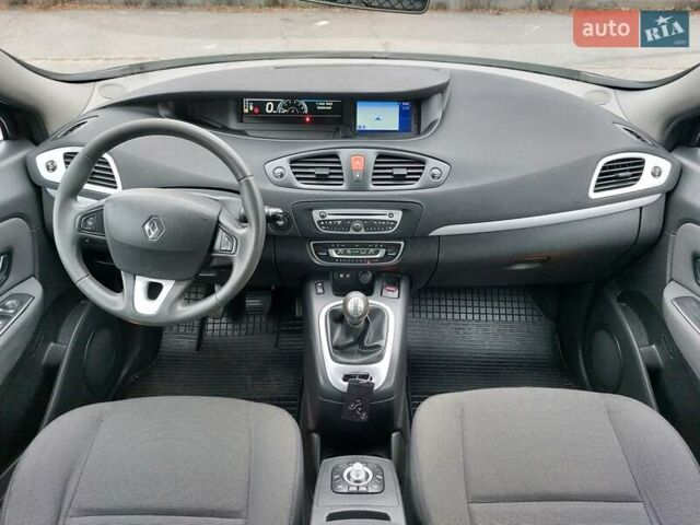 Рено Сценик 2010 в Мерефа на Automoto.ua Черный Рено Сценик, объемом двигателя 1.6 л и пробегом 189 тыс. км за 8100 $, фото 14 на Automoto.ua