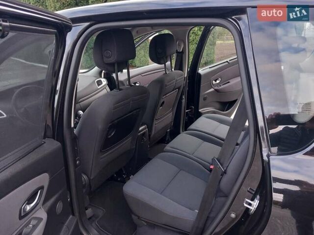 Рено Сценик 2010 в Дубно на Automoto.ua Черный Рено Сценик, объемом двигателя 1.5 л и пробегом 220 тыс. км за 6950 $, фото 57 на Automoto.ua