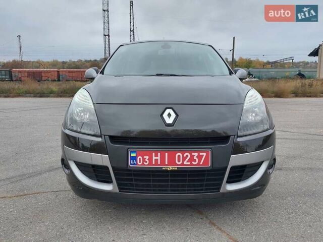 Рено Сценик 2010 в Мерефа на Automoto.ua Черный Рено Сценик, объемом двигателя 1.6 л и пробегом 189 тыс. км за 8100 $, фото 3 на Automoto.ua