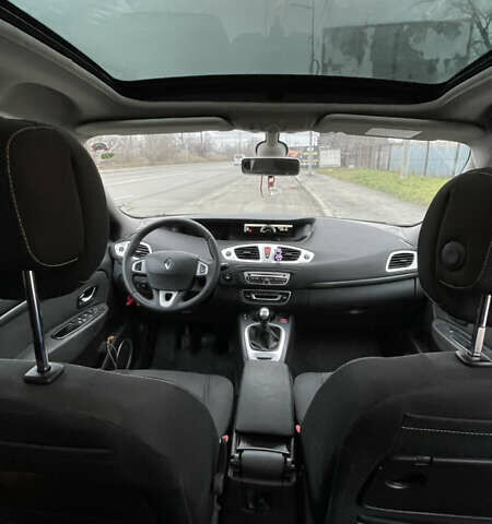 Чорний Рено Сценік, об'ємом двигуна 1.6 л та пробігом 303 тис. км за 5900 $, фото 7 на Automoto.ua