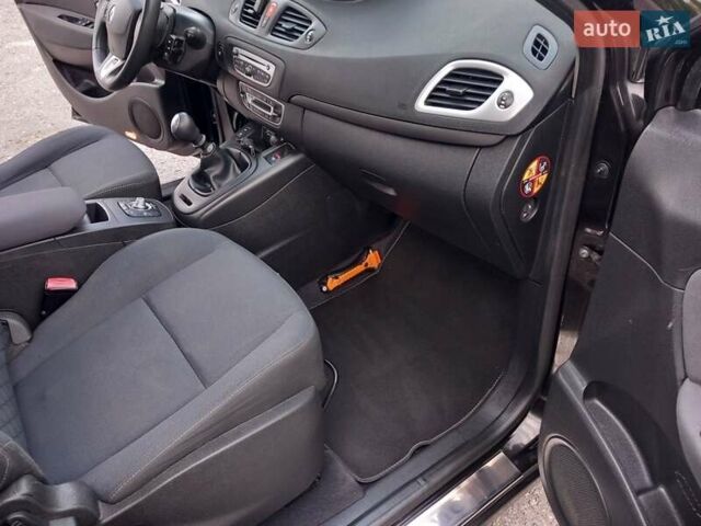 Рено Сценик 2010 в Дубно на Automoto.ua Черный Рено Сценик, объемом двигателя 1.5 л и пробегом 220 тыс. км за 6950 $, фото 60 на Automoto.ua