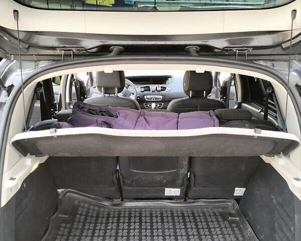 Черный Рено Сценик, объемом двигателя 1.5 л и пробегом 260 тыс. км за 8000 $, фото 12 на Automoto.ua