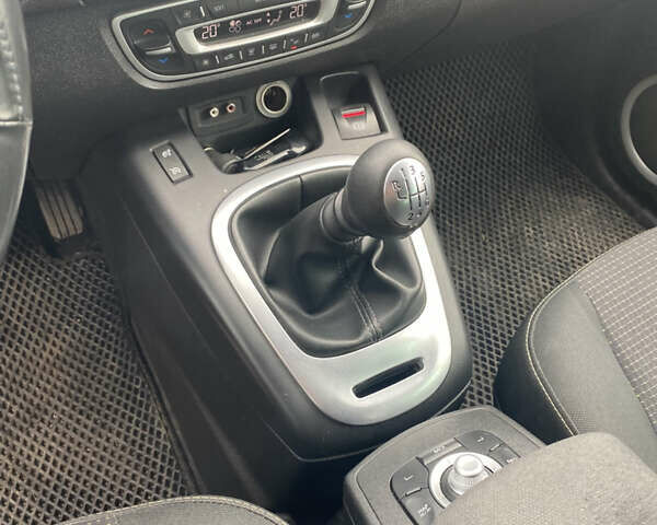 Черный Рено Сценик, объемом двигателя 1.5 л и пробегом 278 тыс. км за 7000 $, фото 3 на Automoto.ua