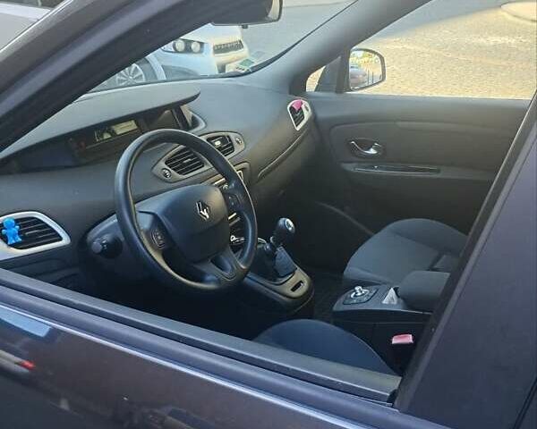 Черный Рено Сценик, объемом двигателя 1.46 л и пробегом 247 тыс. км за 4500 $, фото 11 на Automoto.ua