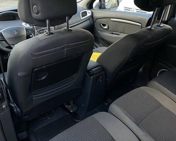 Чорний Рено Сценік, об'ємом двигуна 2 л та пробігом 227 тис. км за 7500 $, фото 8 на Automoto.ua