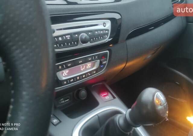 Черный Рено Сценик, объемом двигателя 1.5 л и пробегом 265 тыс. км за 7300 $, фото 17 на Automoto.ua