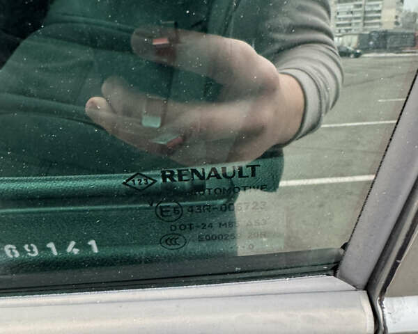 Черный Рено Сценик, объемом двигателя 1.5 л и пробегом 285 тыс. км за 6900 $, фото 26 на Automoto.ua