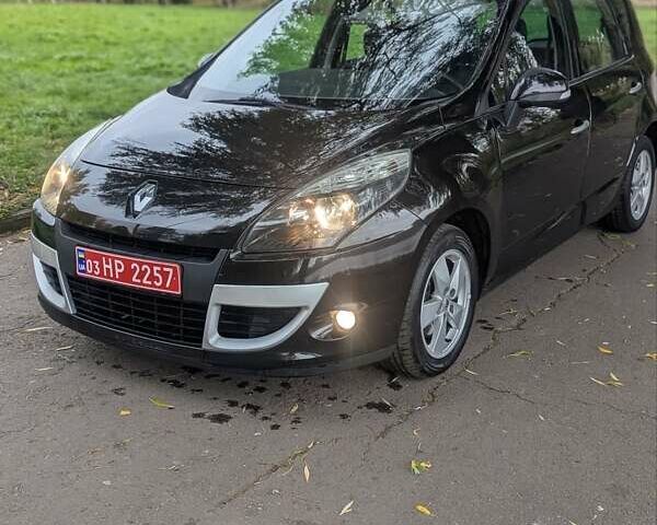 Рено Сценик 2010 в Ровно на Automoto.ua Черный Рено Сценик, объемом двигателя 1.6 л и пробегом 231 тыс. км за 7500 $, фото 12 на Automoto.ua