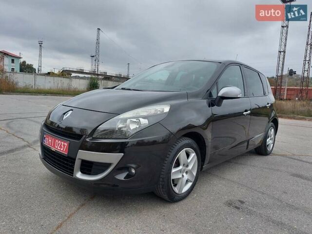 Рено Сценик 2010 в Мерефа на Automoto.ua Черный Рено Сценик, объемом двигателя 1.6 л и пробегом 189 тыс. км за 8100 $, фото 1 на Automoto.ua
