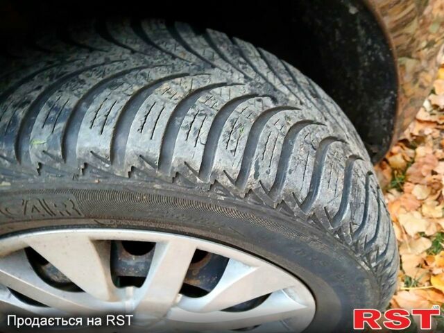 Рено Сценик 2010 в Харькове на Automoto.ua Черный Рено Сценик, объемом двигателя 1.4 л и пробегом 120 тыс. км за 6900 $, фото 9 на Automoto.ua