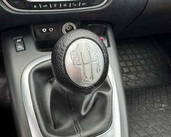 Черный Рено Сценик, объемом двигателя 1.5 л и пробегом 285 тыс. км за 6900 $, фото 7 на Automoto.ua