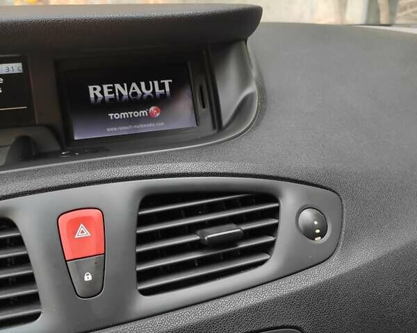 Черный Рено Сценик, объемом двигателя 1.6 л и пробегом 205 тыс. км за 7200 $, фото 3 на Automoto.ua