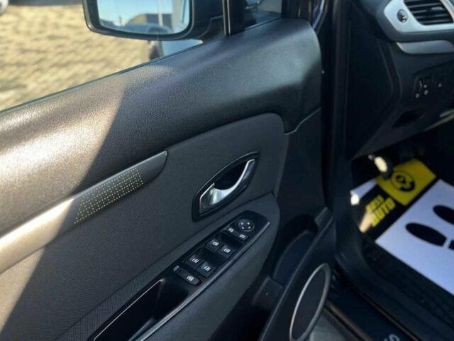 Черный Рено Сценик, объемом двигателя 1.5 л и пробегом 277 тыс. км за 7700 $, фото 16 на Automoto.ua