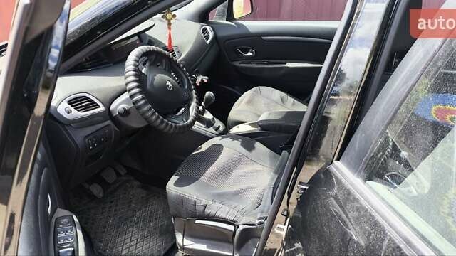 Черный Рено Сценик, объемом двигателя 1.5 л и пробегом 221 тыс. км за 7800 $, фото 3 на Automoto.ua
