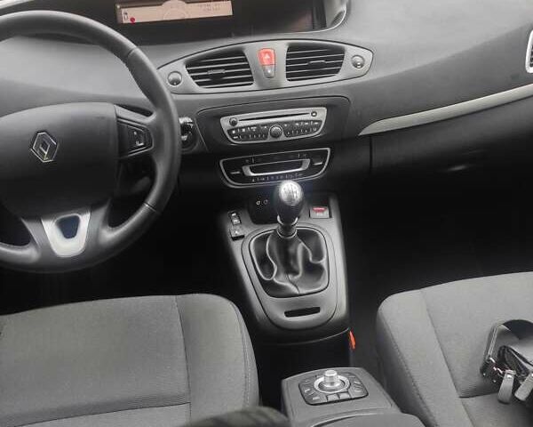 Черный Рено Сценик, объемом двигателя 1.6 л и пробегом 205 тыс. км за 7200 $, фото 17 на Automoto.ua