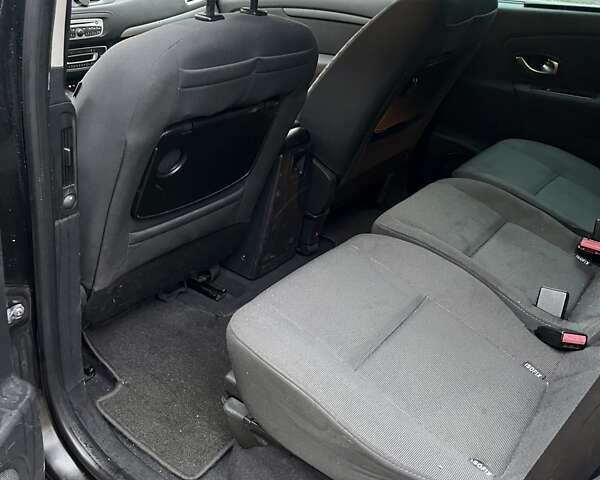 Черный Рено Сценик, объемом двигателя 1.4 л и пробегом 233 тыс. км за 7300 $, фото 9 на Automoto.ua