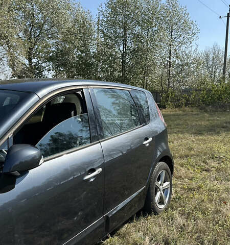 Черный Рено Сценик, объемом двигателя 2 л и пробегом 195 тыс. км за 7200 $, фото 1 на Automoto.ua