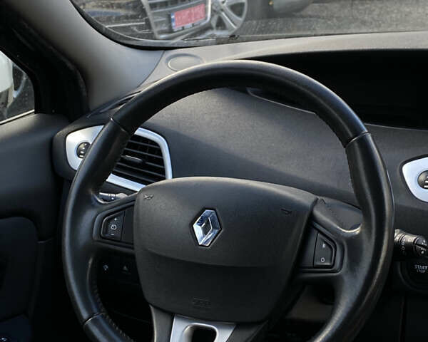 Чорний Рено Сценік, об'ємом двигуна 2 л та пробігом 227 тис. км за 7500 $, фото 10 на Automoto.ua