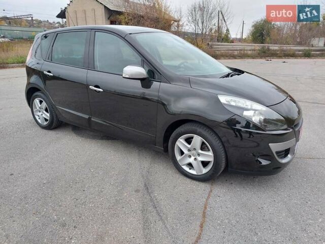 Рено Сценик 2010 в Мерефа на Automoto.ua Черный Рено Сценик, объемом двигателя 1.6 л и пробегом 189 тыс. км за 8100 $, фото 5 на Automoto.ua