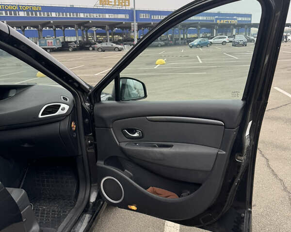 Черный Рено Сценик, объемом двигателя 1.5 л и пробегом 285 тыс. км за 6900 $, фото 12 на Automoto.ua