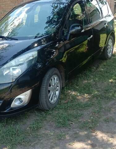 Черный Рено Сценик, объемом двигателя 1.9 л и пробегом 225 тыс. км за 8000 $, фото 4 на Automoto.ua