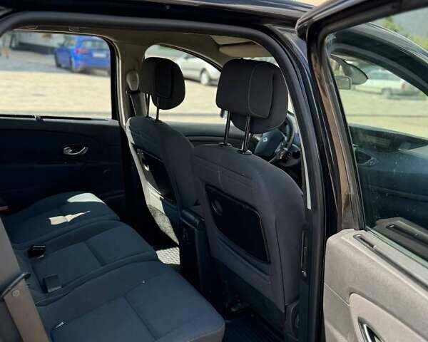 Чорний Рено Сценік, об'ємом двигуна 1.5 л та пробігом 297 тис. км за 6800 $, фото 28 на Automoto.ua