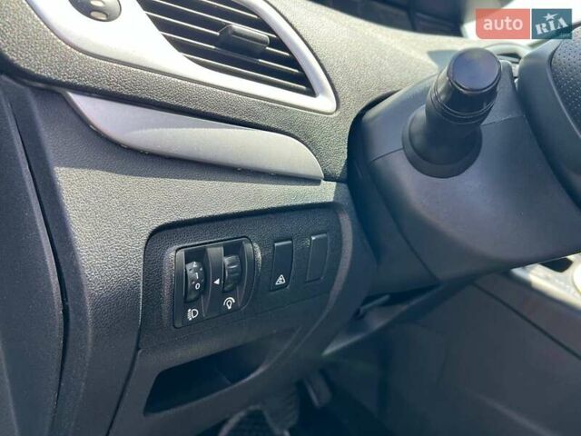 Черный Рено Сценик, объемом двигателя 1.46 л и пробегом 232 тыс. км за 7300 $, фото 9 на Automoto.ua