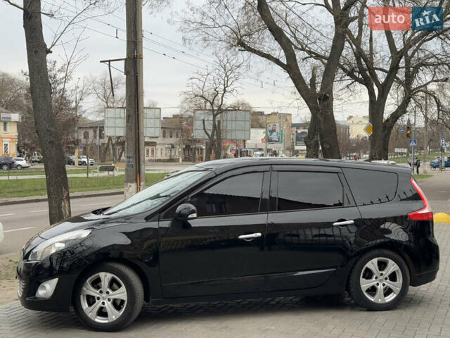 Черный Рено Сценик, объемом двигателя 1.6 л и пробегом 325 тыс. км за 8300 $, фото 7 на Automoto.ua