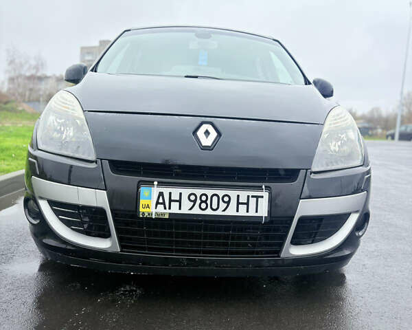 Черный Рено Сценик, объемом двигателя 2 л и пробегом 294 тыс. км за 6800 $, фото 1 на Automoto.ua