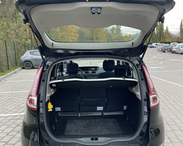 Рено Сценік 2011 у Луцьку на Automoto.ua Чорний Рено Сценік, об'ємом двигуна 1.5 л та пробігом 230 тис. км за 6950 $, фото 11 на Automoto.ua