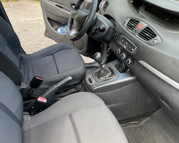 Черный Рено Сценик, объемом двигателя 1.46 л и пробегом 296 тыс. км за 5950 $, фото 9 на Automoto.ua