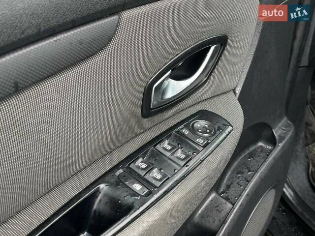 Черный Рено Сценик, объемом двигателя 1.5 л и пробегом 320 тыс. км за 4990 $, фото 9 на Automoto.ua