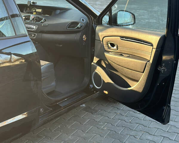 Черный Рено Сценик, объемом двигателя 1.4 л и пробегом 159 тыс. км за 6800 $, фото 27 на Automoto.ua