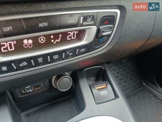 Черный Рено Сценик, объемом двигателя 1.46 л и пробегом 182 тыс. км за 7700 $, фото 33 на Automoto.ua