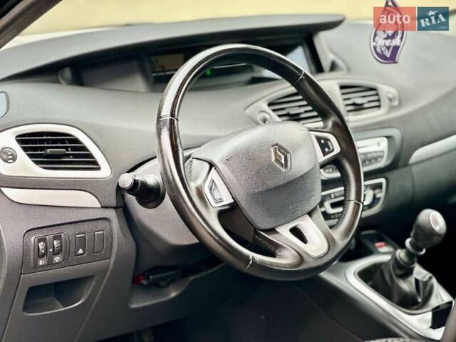 Черный Рено Сценик, объемом двигателя 1.5 л и пробегом 236 тыс. км за 7300 $, фото 18 на Automoto.ua