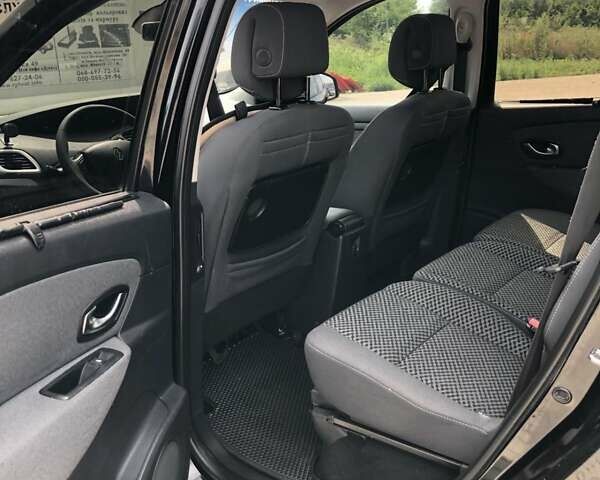 Рено Сценік 2011 у Коломые на Automoto.ua Чорний Рено Сценік, об'ємом двигуна 1.5 л та пробігом 158 тис. км за 5500 $, фото 8 на Automoto.ua