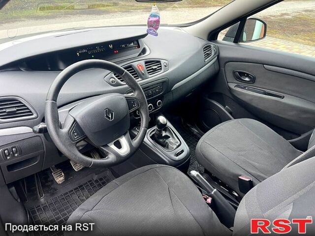 Рено Сценик 2011 в Полтаве на Automoto.ua Черный Рено Сценик, объемом двигателя 1.5 л и пробегом 270 тыс. км за 6000 $, фото 8 на Automoto.ua