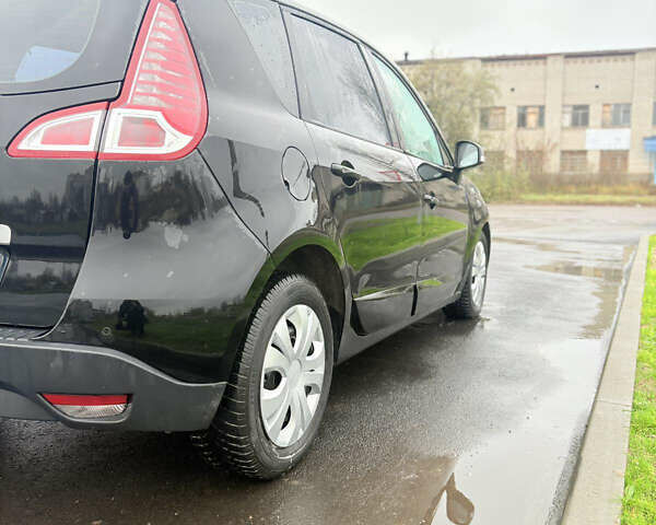 Черный Рено Сценик, объемом двигателя 2 л и пробегом 294 тыс. км за 6800 $, фото 6 на Automoto.ua