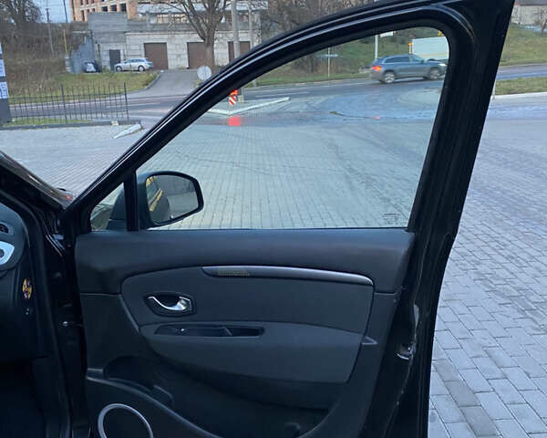 Черный Рено Сценик, объемом двигателя 1.9 л и пробегом 220 тыс. км за 7800 $, фото 21 на Automoto.ua