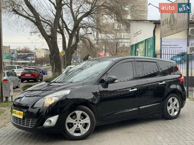 Черный Рено Сценик, объемом двигателя 1.6 л и пробегом 325 тыс. км за 8300 $, фото 5 на Automoto.ua