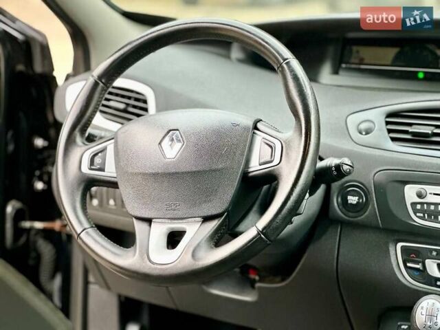 Черный Рено Сценик, объемом двигателя 1.5 л и пробегом 236 тыс. км за 7300 $, фото 24 на Automoto.ua